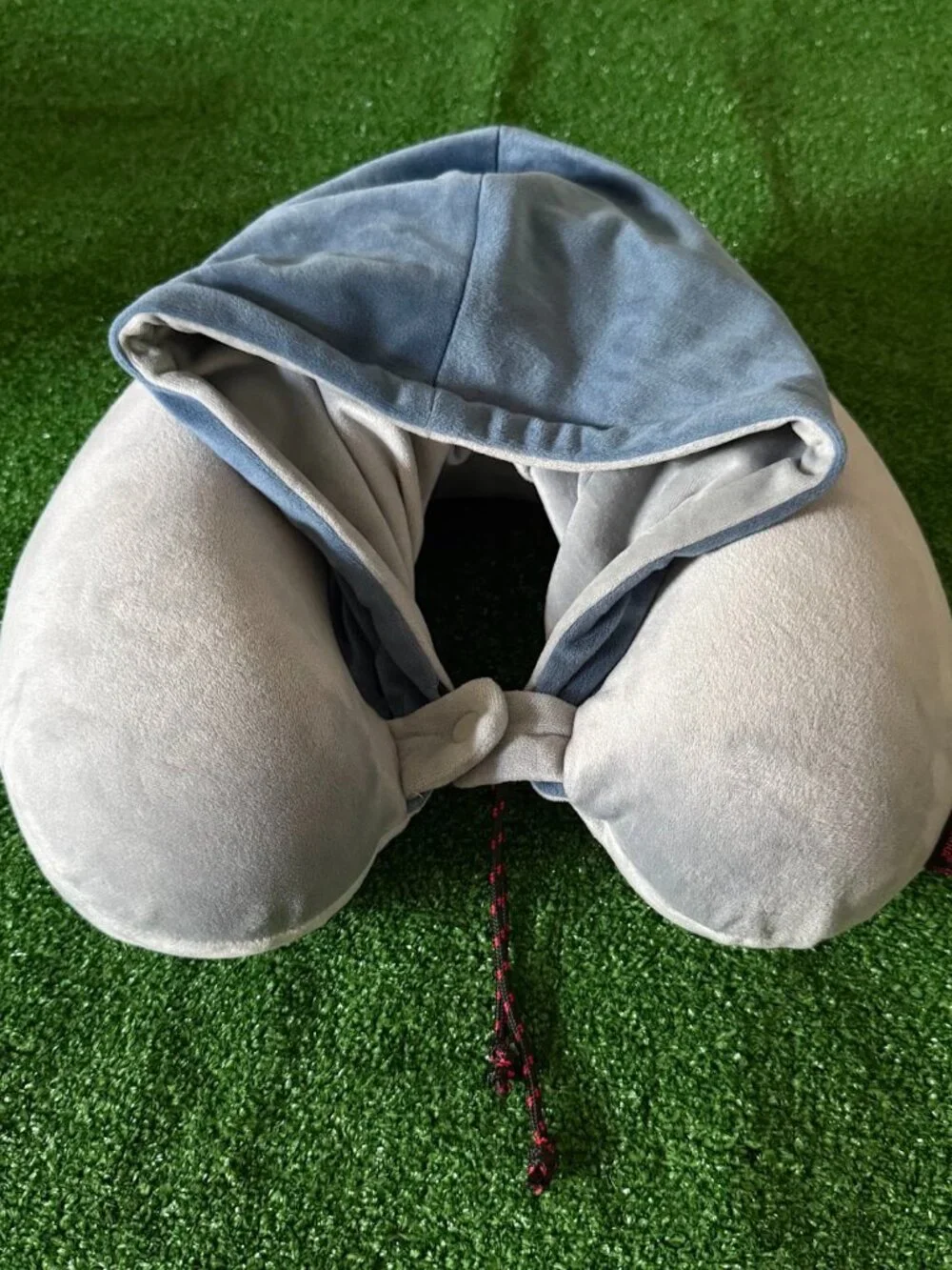 High Sierra Hooded Travel Neck Pillow Memory Foam Gray Cold Draft Light Blocker